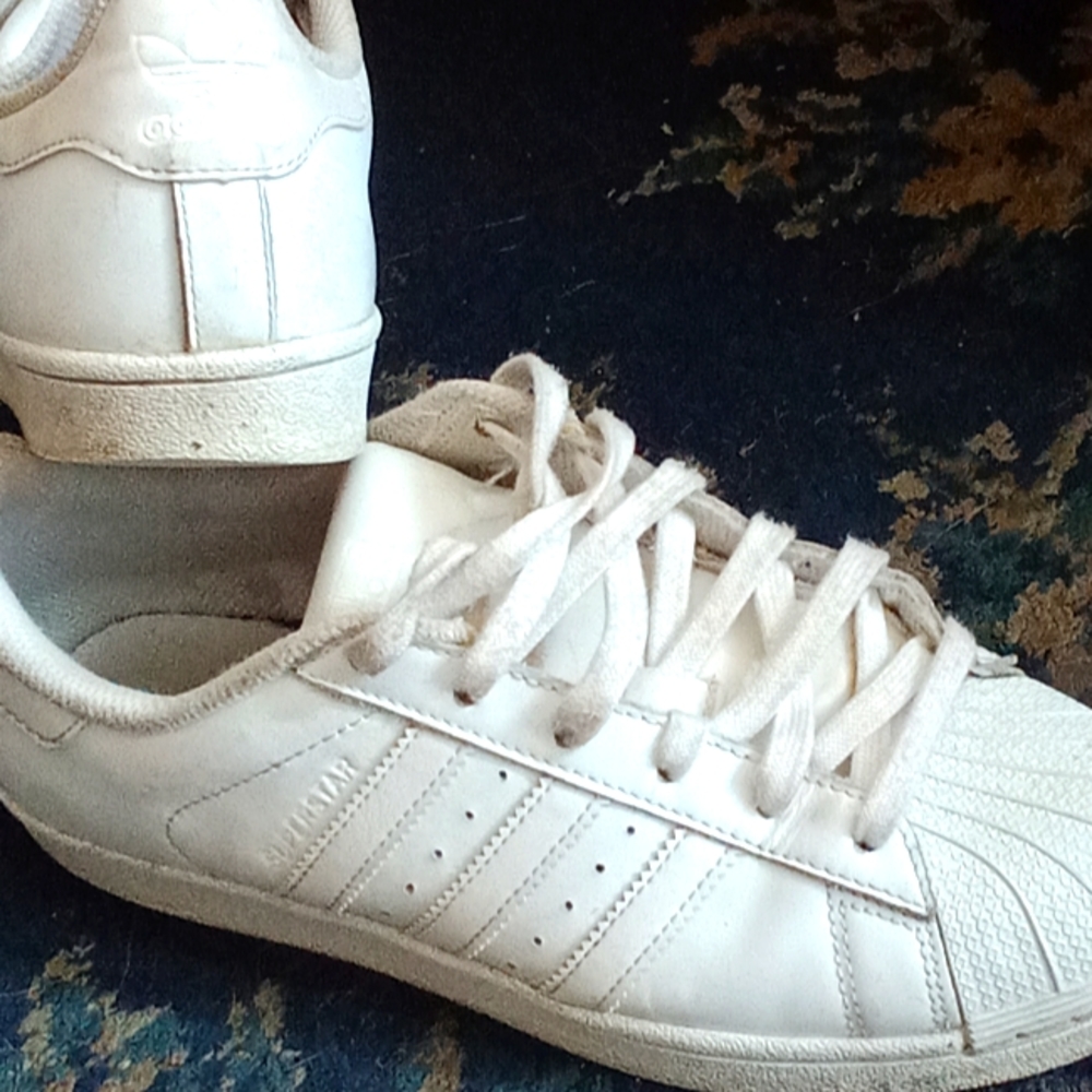 Addias Superstar Sneakers